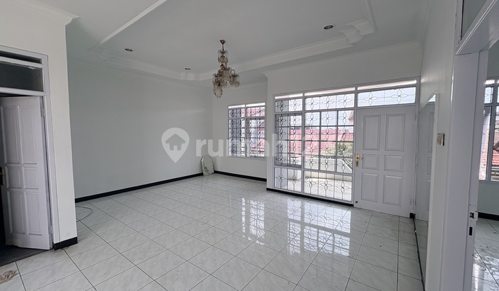 For Sale TKI House 2 Horse Statues Reasonable Price