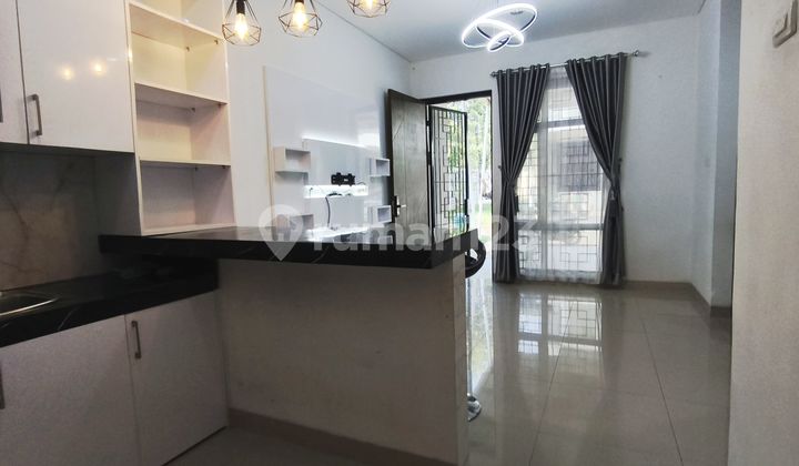 Metland Puri 2-Story House Beside Park Toll Access Karang Tengah Km11 2