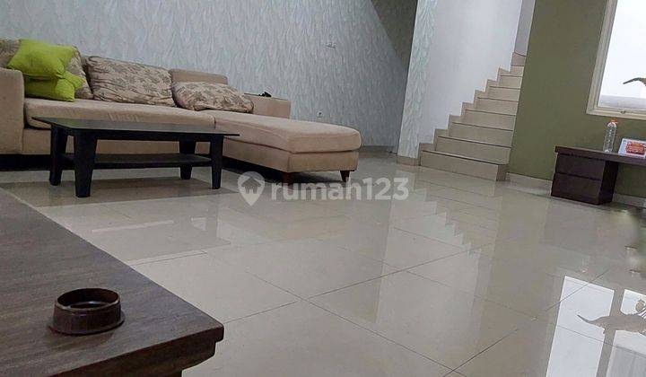 Taman Holandia. Lippo Karawaci. Rumah Siap Huni. 3 Kt. Minimalis.split Level.  2