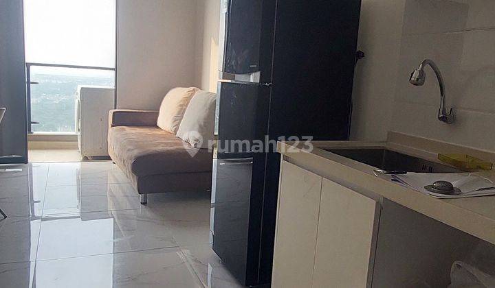 Apartemen bagus Skyhouse 2 kamar tidur semi furnished strategis dekat AEON  1