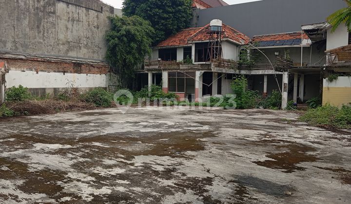 Plot 816m2 Menteng. Central Jakarta, behind Saint Ignatius Loyola Catholic Church.