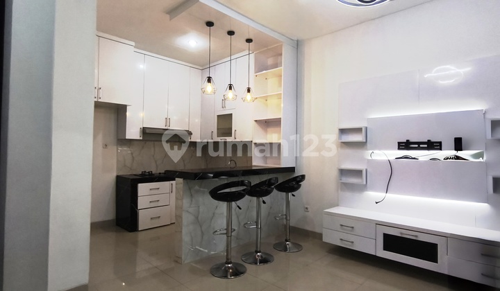 Metland Puri Rumah 2 Lantai Samping Taman Akses Toll Karang Tengah Km11