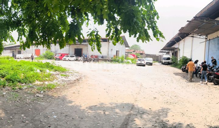 Cibitung Warehouse For Rent. 1380m² Warehouse, Spacious Parking, 2 Km to Cibitung Cilincing Toll Gate.