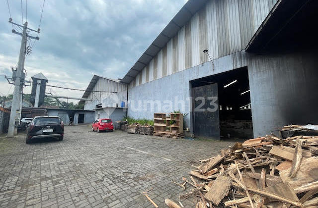 Furniture Factory for Sale on Taman Siswa Street, Batealit - Jepara