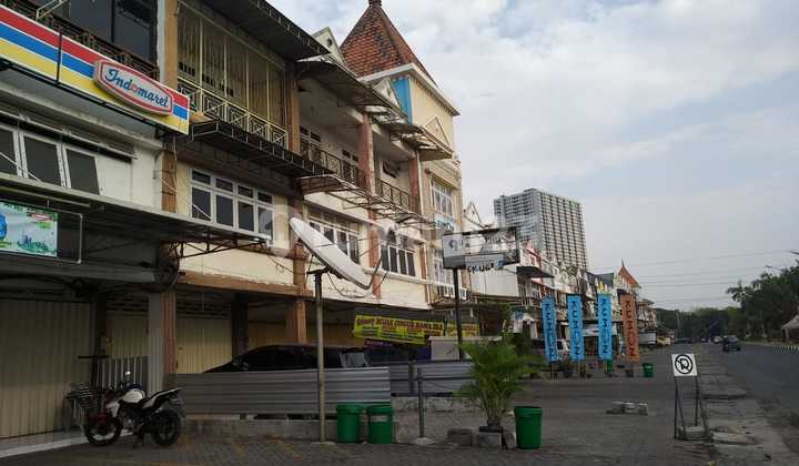 Shophouse for Sale at Raya Nirwana Eksekutif Block Rk, East Surabaya