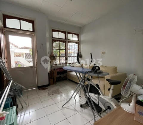 Rumah Disewakan di Putat Gede Timur Iv Surabaya Barat 9