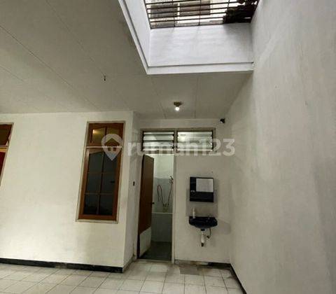 Rumah Disewakan di Putat Gede Timur Iv Surabaya Barat 49