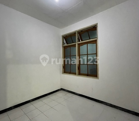Rumah Disewakan di Putat Gede Timur Iv Surabaya Barat 55
