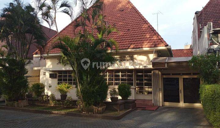 Dijual Rumah Arsitektur Kolonial di Raya Darmo Surabaya 1