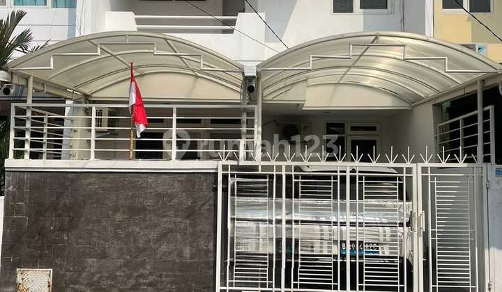 Rumah bagus siap huni 2 lantai di Taman Aries Rumah bagus siap huni 2 lantai di Taman Aries