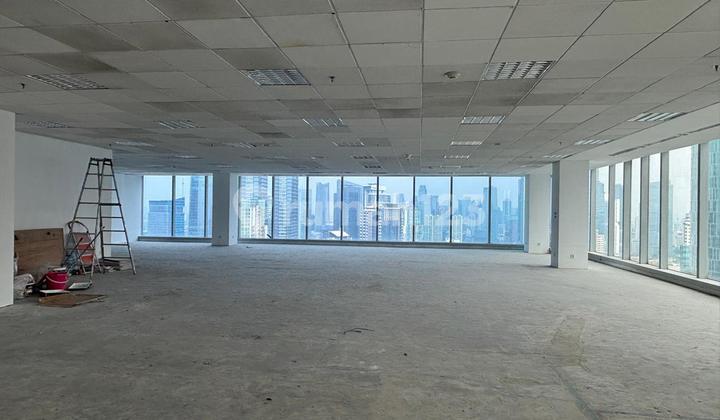 Office Space for Rent on the 30th Floor in Kuningan Near Mall, Luxury Hotels, Public Transportation