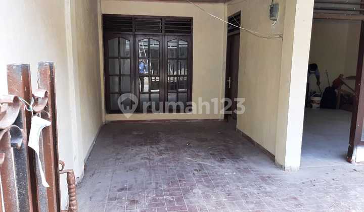 Affordable 2-Story House with Double Car Access in Taman Meruya Illir 2