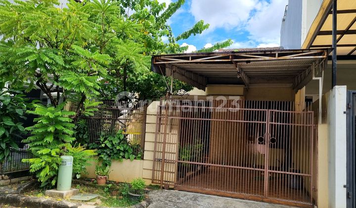 Rumah 1 1/4 Lantai Di Intercon Dengan Lokasi Bagus Sekali 1