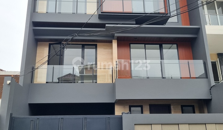Rumah Baru Minimalis 3 Lantai + Rooftop Di Puri Indah Rumah Baru Minimalis 3 Lantai + Rooftop Di Puri Indah