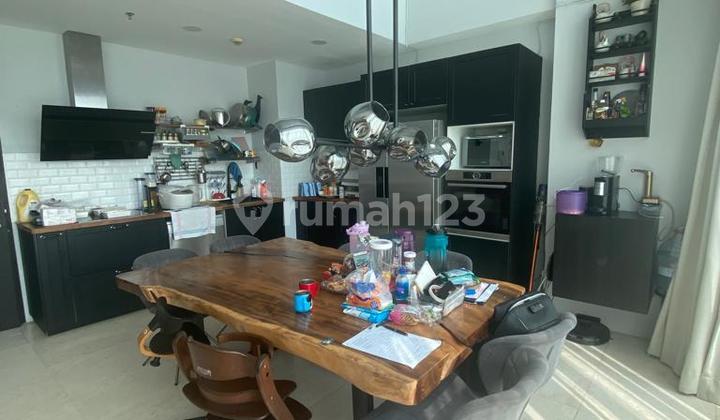 Good Two-Story Loft Type Apartment Opposite Metro TV 2