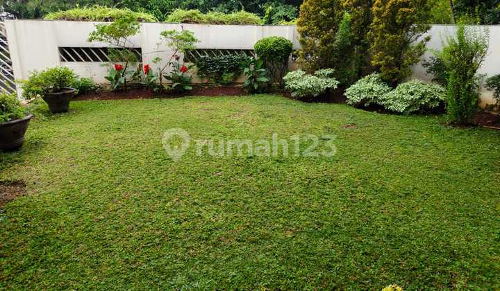 Beautiful, Sturdy, and Strong 2-Story House in Kedoya Baru Residences Complex with a Great Location and Wide Roads 2