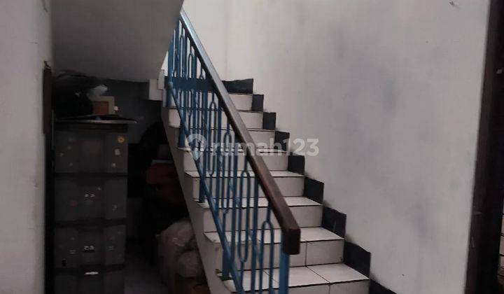 Rumah kos lama dengan 11 kamar tidur di Tanjung Duren dekat dengan kampus 2
