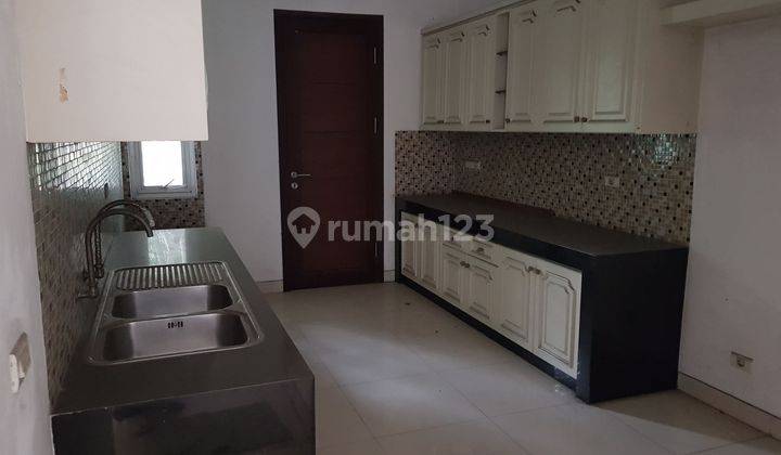 Rumah Bagus 3 Lantai Dengan Lokasi Menarik Dan Harga Murah 2