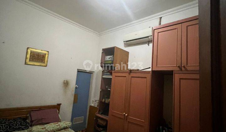 Rumah Bagus 2 Lantai di Taman Meruya Illir 2