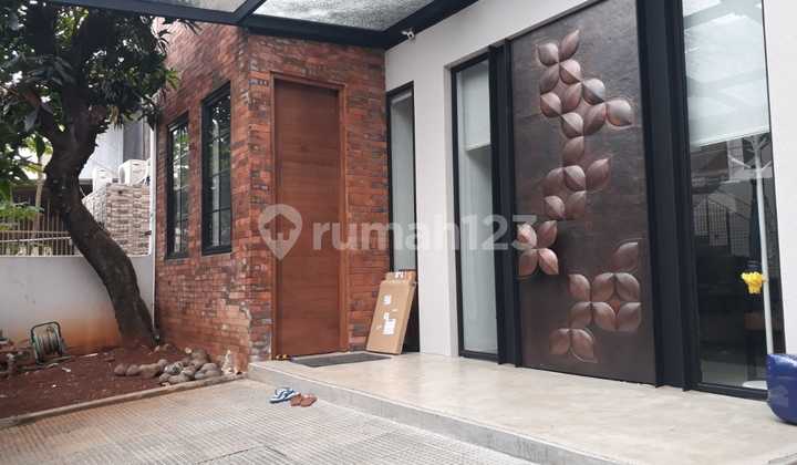 Rumah bagus 3,5 lantai di Sunrise Garden Rumah bagus 3,5 lantai di Sunrise Garden