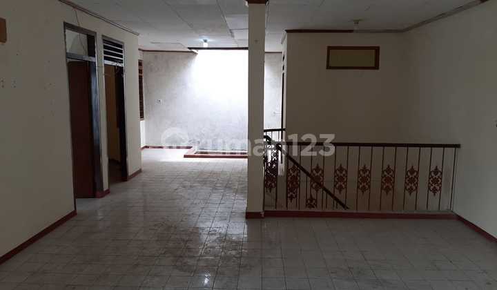 Rumah murah 2 lantai di taman meruya illir Rumah murah 2 lantai di taman meruya illir