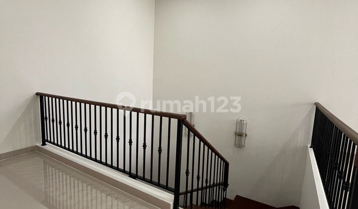 Disewakan rumah cluster taman menteng lippo cikarang 2