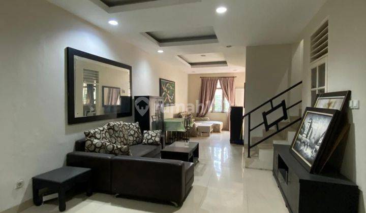 Disewakan Rumah Cluster Meadow Green Lippo Cikarang  1