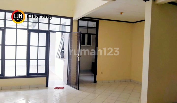 Jual & Sewa Rumah 4+1 KT di Beverly Lippo Cikarang Bagus dan Luas 2