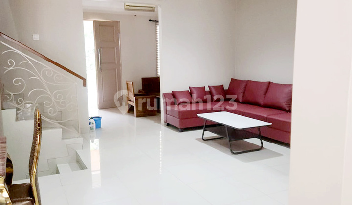 Sewa Rumah Semi Furnished Siap Huni di Elysium Lippo Cikarang 2