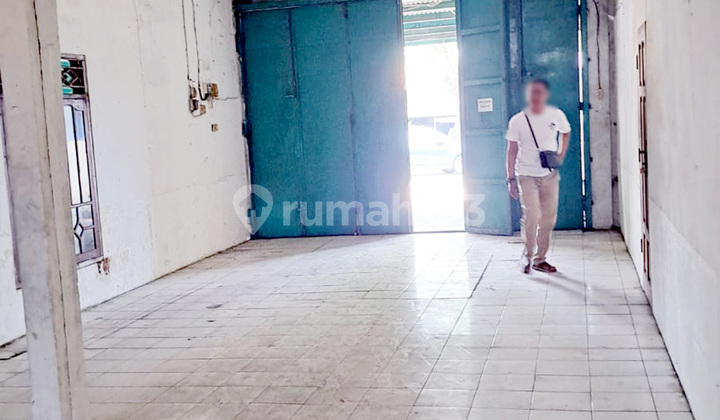 For Rent Spacious Shop House on Jalan Raya Industri Pasir Gombong 2