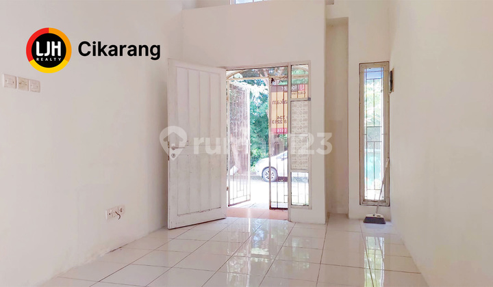 Neat and Nice House in Le Vesta Cluster Lippo Cikarang
