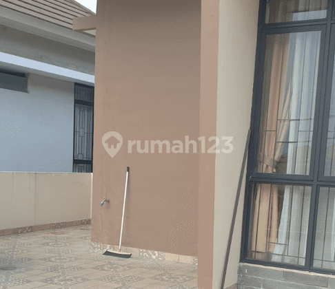 Disewakan Rumah Siap Huni Full Furnished Cluster Meadow Green Lippo Cikarang , Cikarang 1