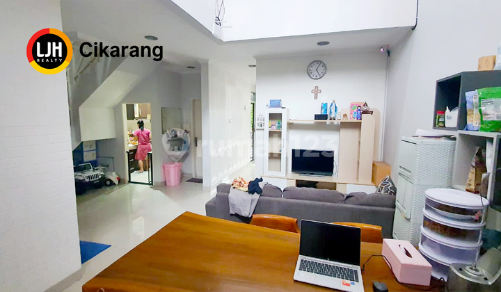 For Sale: House in Meadow Green Cluster, Lippo Cikarang, 4+1 Bedrooms 2