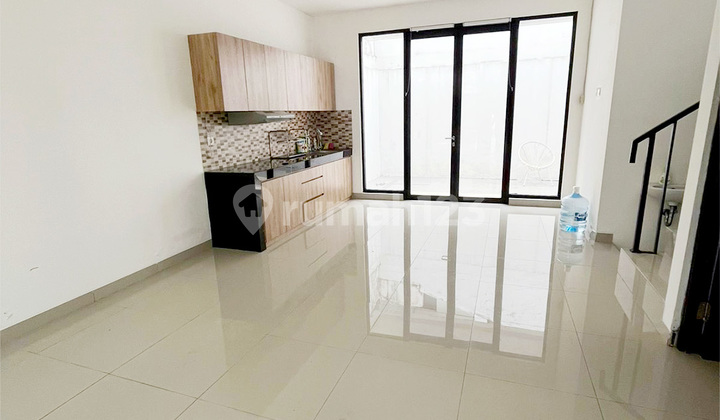 For Rent Semi-Furnished Move-In Ready House in Cosmo Estate Lippo 2
