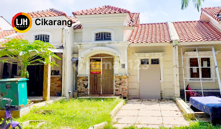 Neat and Nice House in Le Vesta Cluster Lippo Cikarang