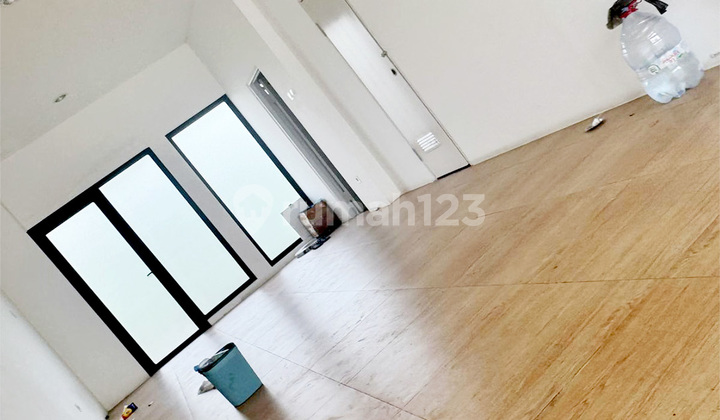 Ruko for Rent at The Hive Tanamera, Strategic Location, Bustling Area in Lippo Cikarang 2