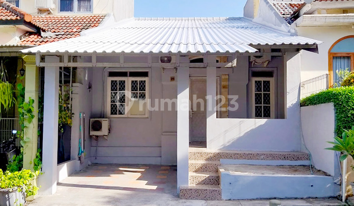 For Sale: House in Simpruk Sriwijaya Lippo Cikarang, Good Condition, Ready to Occupy.