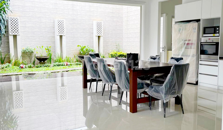 Sewa Rumah Ff Besar & Megah dengan 4+1 KT Simpruk Lippo Cikarang 2
