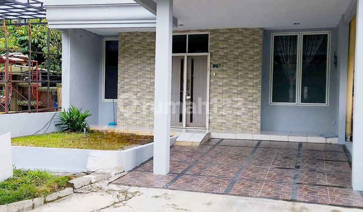 House for Rent in Beverly Lippo Cikarang Cluster, Good Condition, Ready to Occupy.