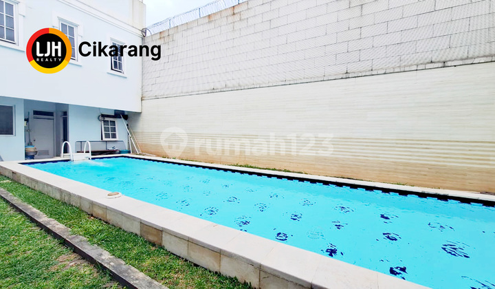 For Sale: 9-Bedroom House in Casa De Lago Lippo Cikarang