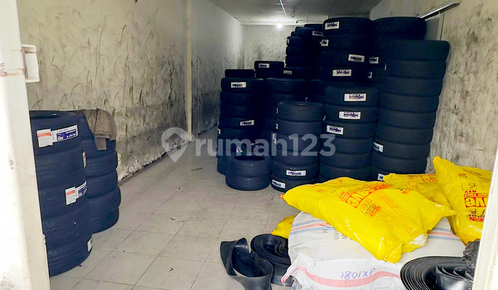 For Sale: Excellent and Strategic Pasimal Jababeka Shop House in Cikarang. 2