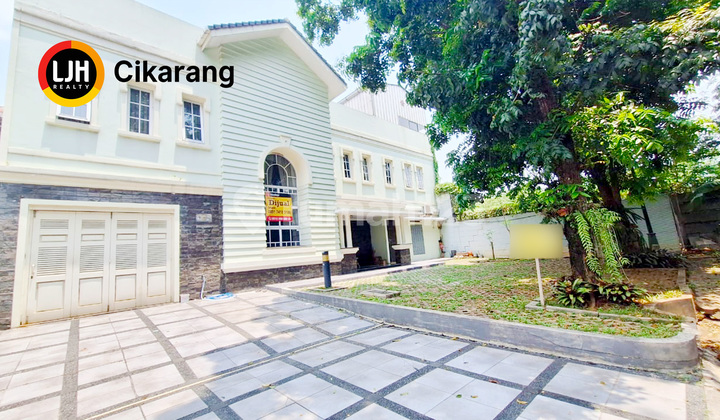 For Sale: 9-Bedroom House in Casa De Lago Lippo Cikarang