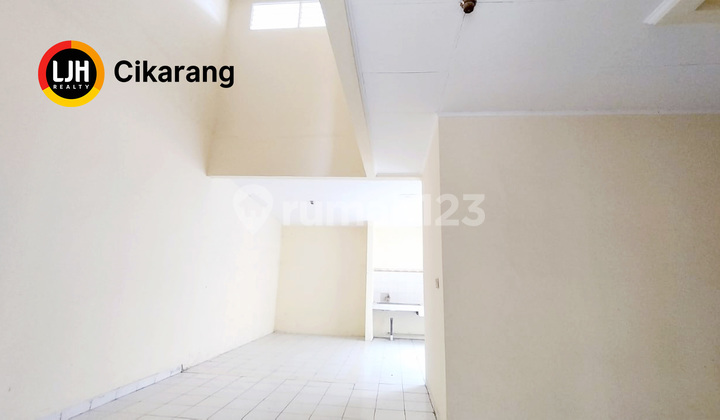 Dijual Rumah Bagus dengan 4+1 KT di Meadow Green Lippo Cikarang 2