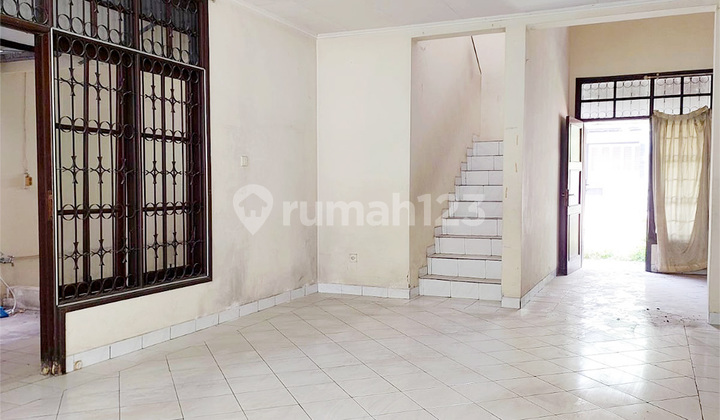 Rumah Luas 4+1 KT di Cluster Beverly Lippo Cikarang Bagus & Asri 2