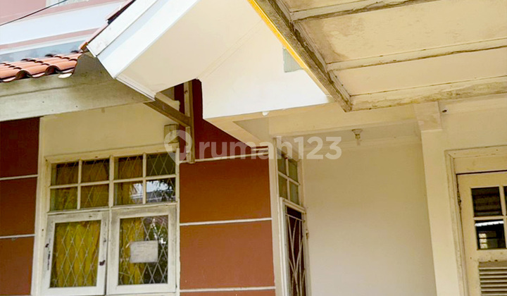 Sewa Rumah Terawat 4+1 Kamar Tidur Cluster Beverly Lippo Cikarang