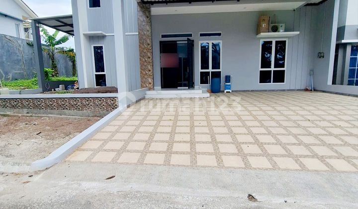 Sewa Rumah Baru Fully Furnished 6+1 KT di Simpruk Lippo Cikarang