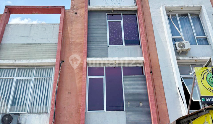 Sewa Ruko Simprug Jababeka 3 Lantai Lokasi Ramai di Cikarang Sewa Ruko Simprug Jababeka 3 Lantai Lokasi Ramai di Cikarang