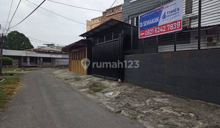 Disewakan Rumah Lebar 10 Meter Dua Lantai  1