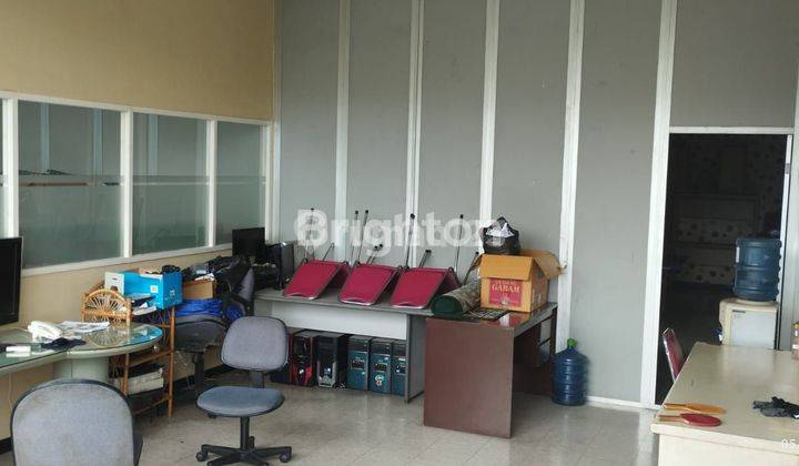 Gedung 3 lantai di lokasi strategis cocok untuk kantor 2