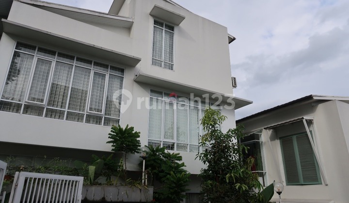 Rumah Villa Bagus Di Bukitdago Utara Bandung